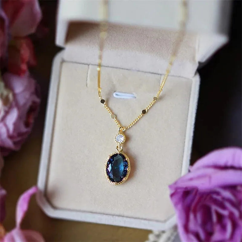 Geometric gold electroplated copper necklace with French retro jewellery design