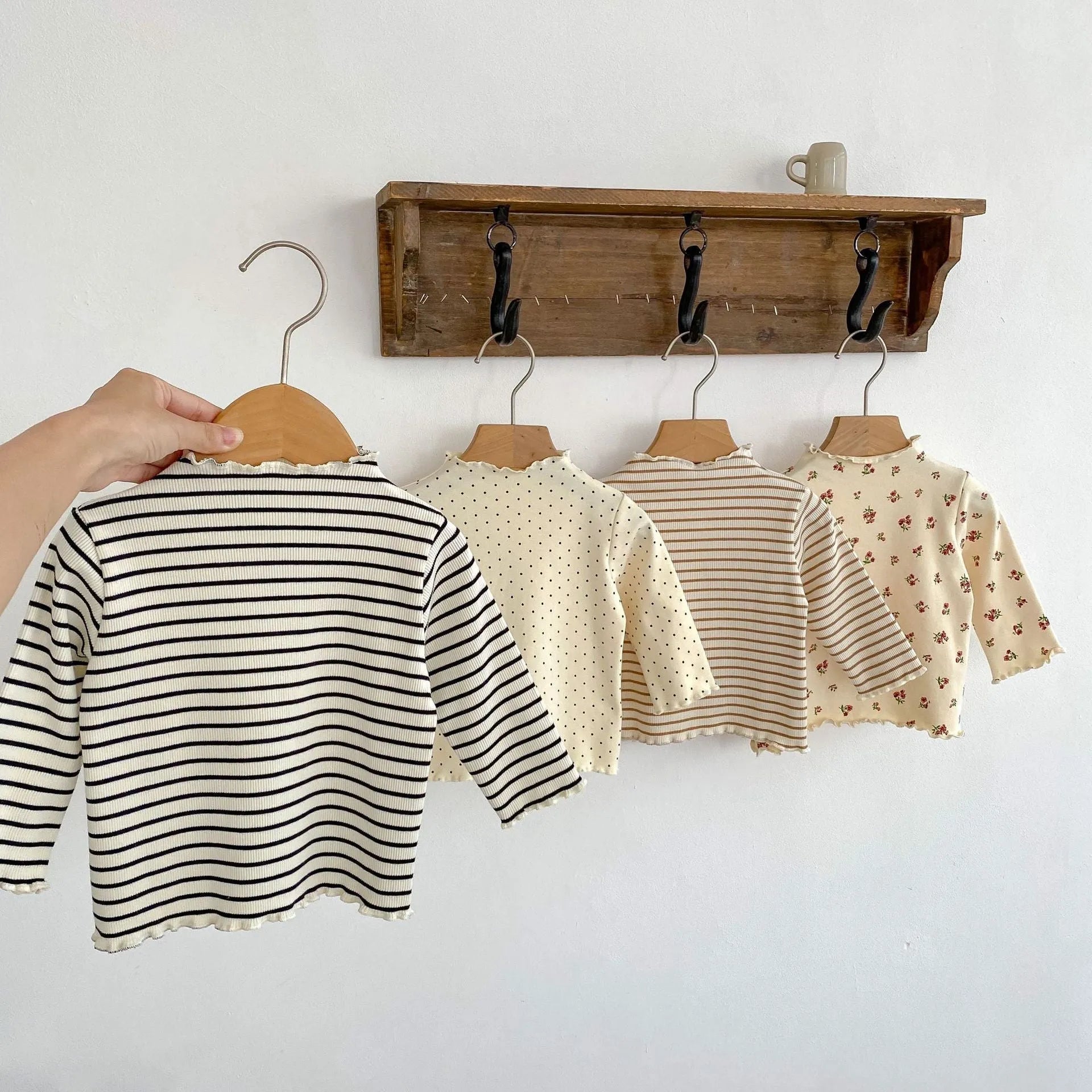 Girls cotton half turtleneck undershirt with long sleeves and printed pattern