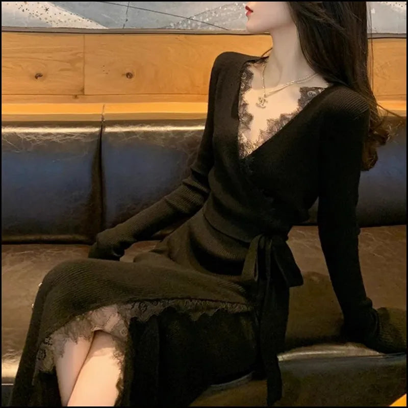 Black women's slim-fit princess dress skirt made from polyester fabric.