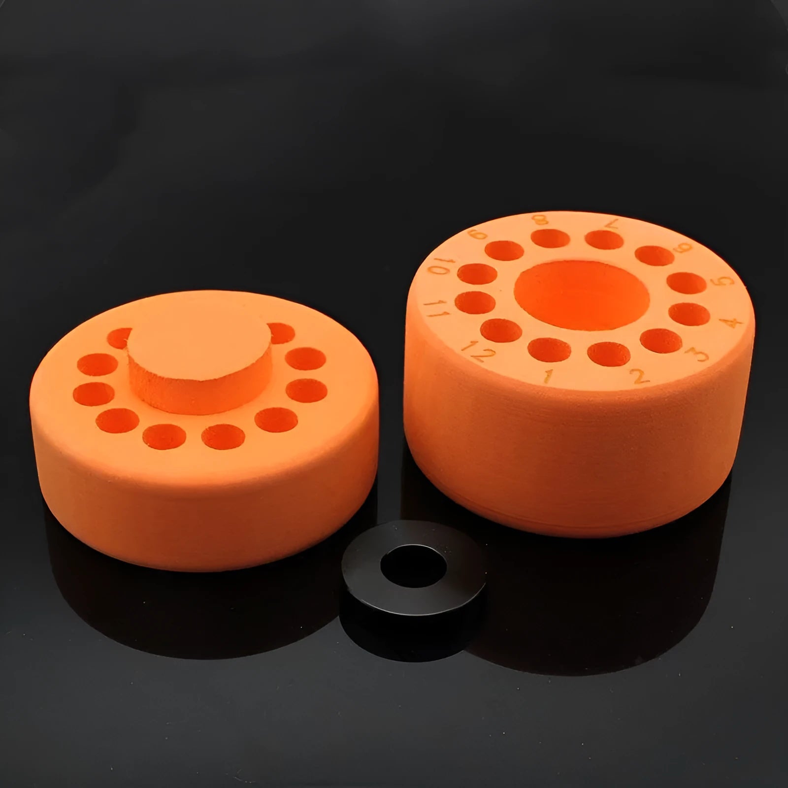 Orange and blue laboratory cooling box for gradient freezing and cell recovery processes