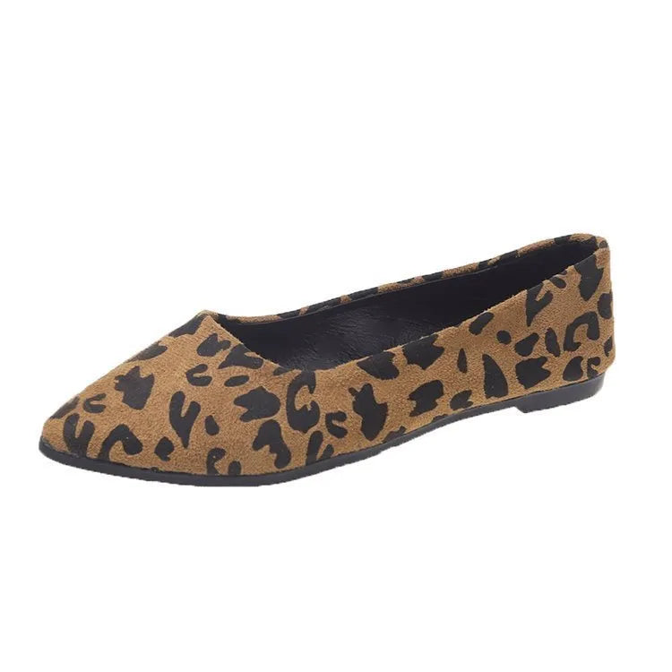 Women's leopard print flat pumps with pointed toe and low rubber sole
