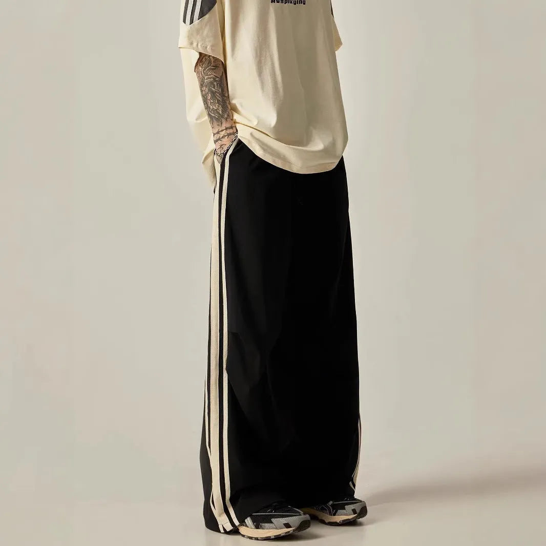 Black men's climbing trousers with high waist and wide straight-leg design