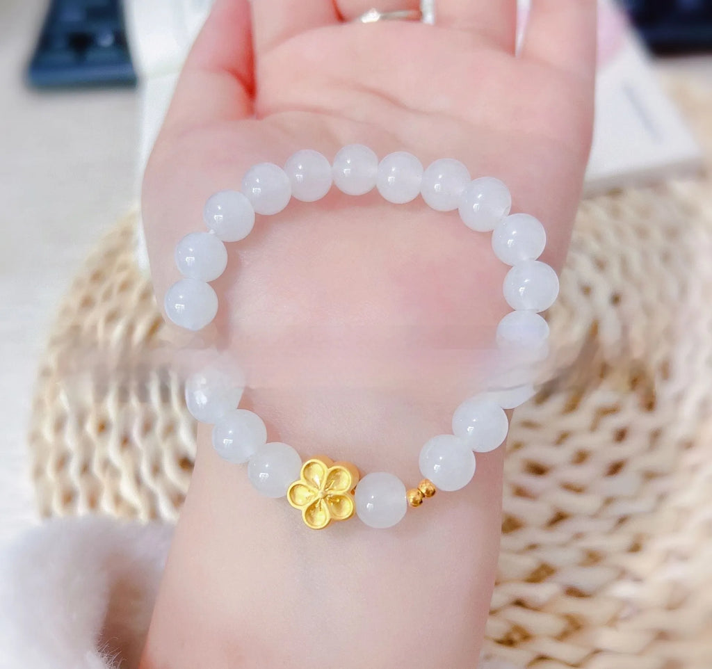 Handmade aquamarine crystal dopamine bracelet for women with mixed materials and geometric design