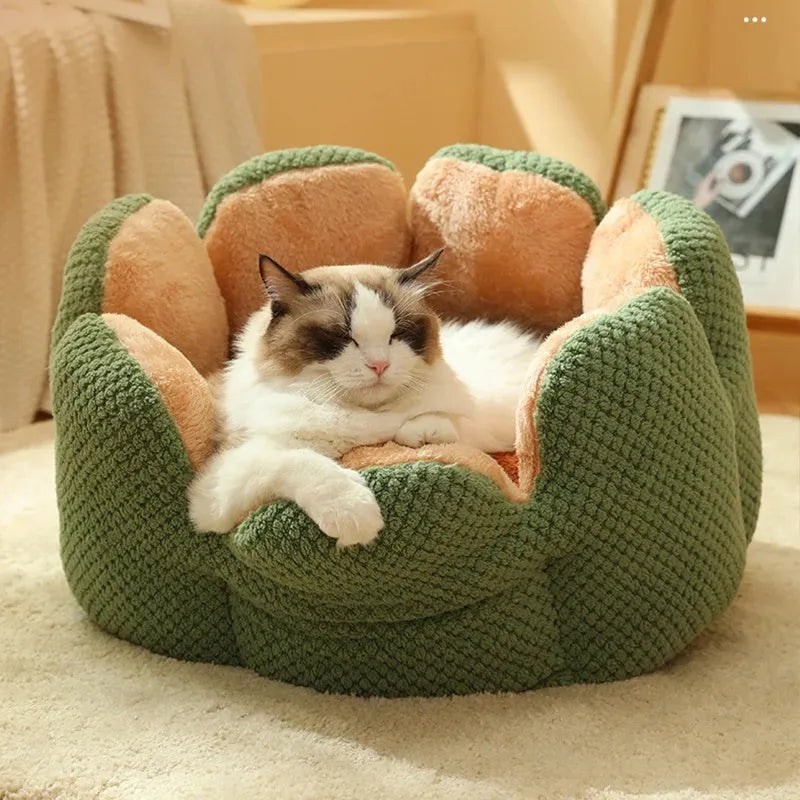 Cactus petal shaped pet kennel mat in soft plush material with non-slip bottom