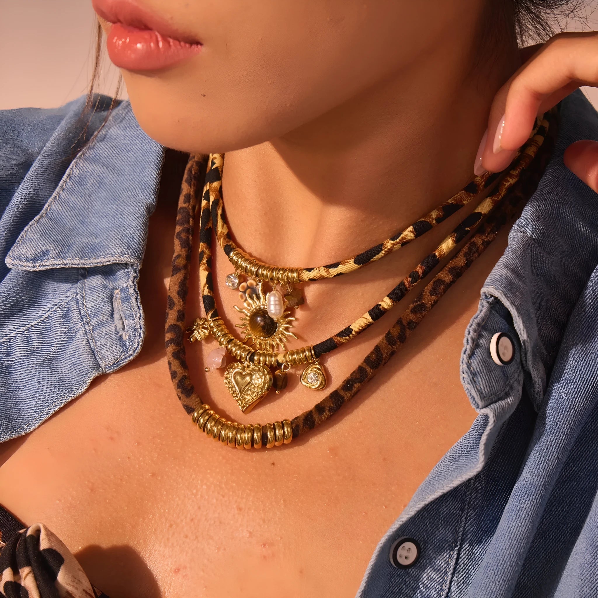 Leopard series stainless steel necklace with geometric pendant on adjustable 41-50cm chain