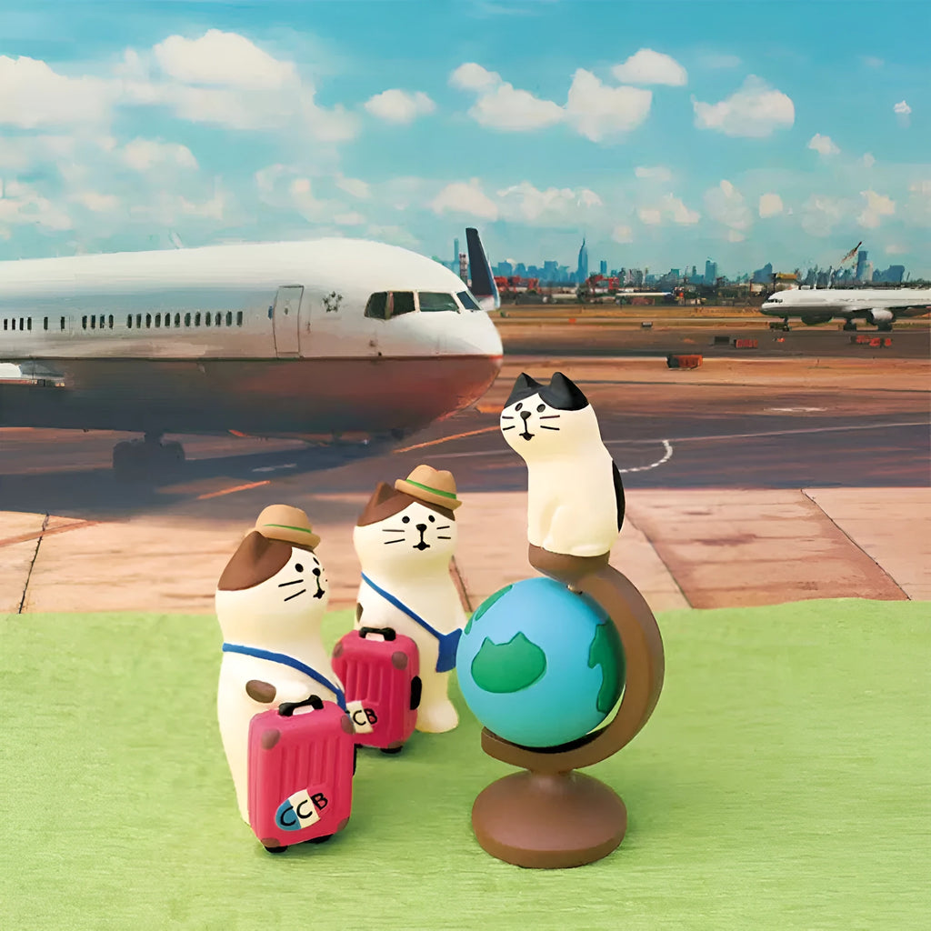 Cartoon-style resin figurine of a cat dressed as the Statue of Liberty, showing Earth Instrument Cat and Carp Cat style options.