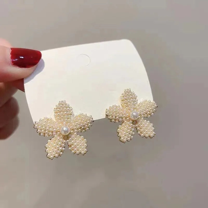 Korean-style pineapple starfish pearl earrings in alloy with electroplated metallic finishes