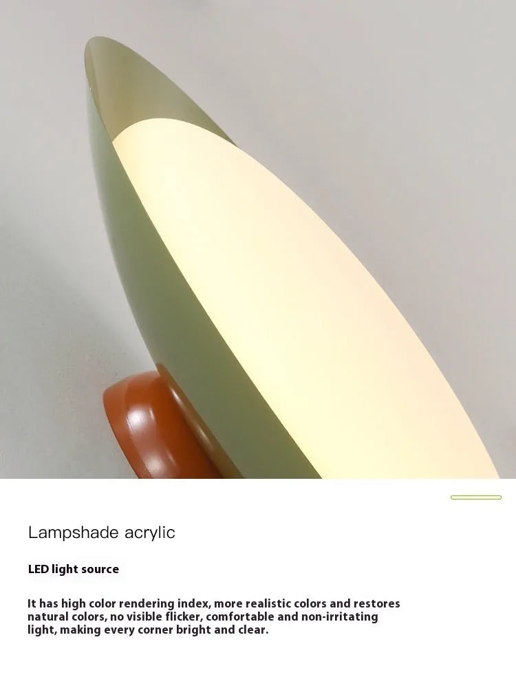 Modern flying saucer ceiling lamp with cream style finish in 25cm or 45cm diameter sizes.