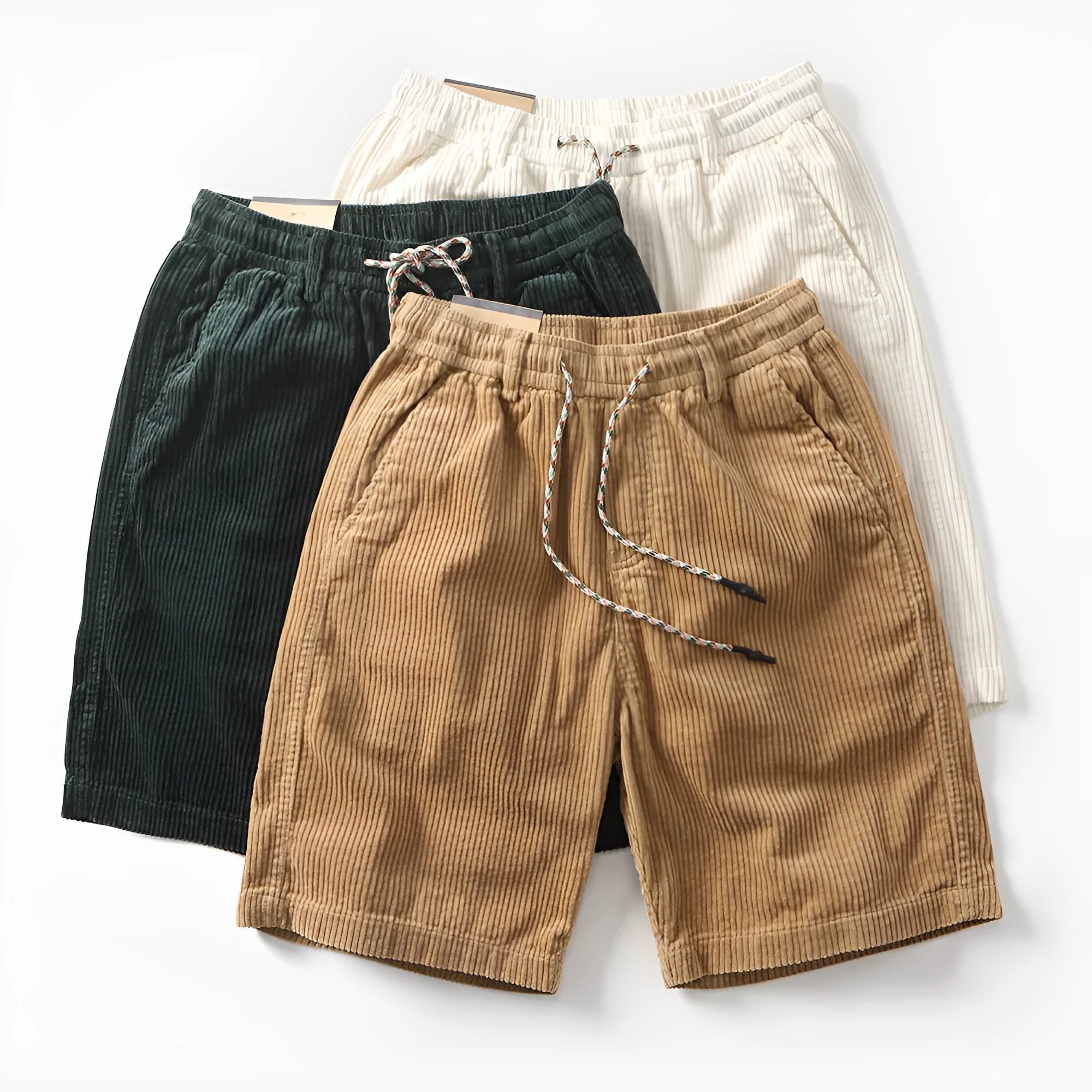Men's khaki retro American-style cargo shorts with straight leg and multiple pockets