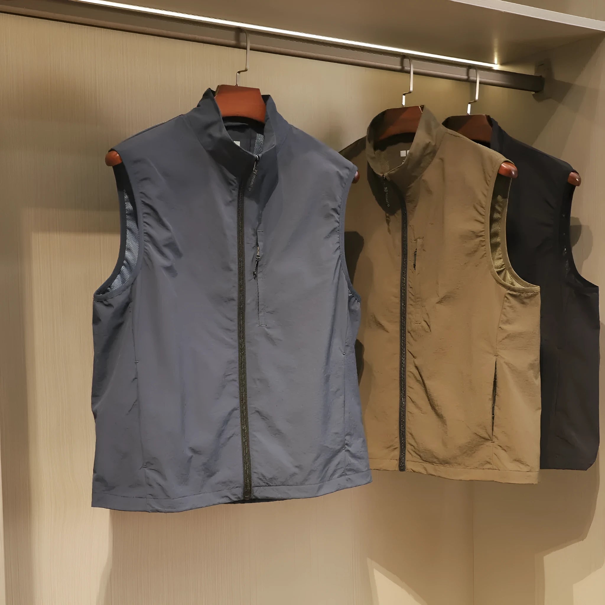 Men's quick-drying nylon vest cardigan with side pockets in army green colour