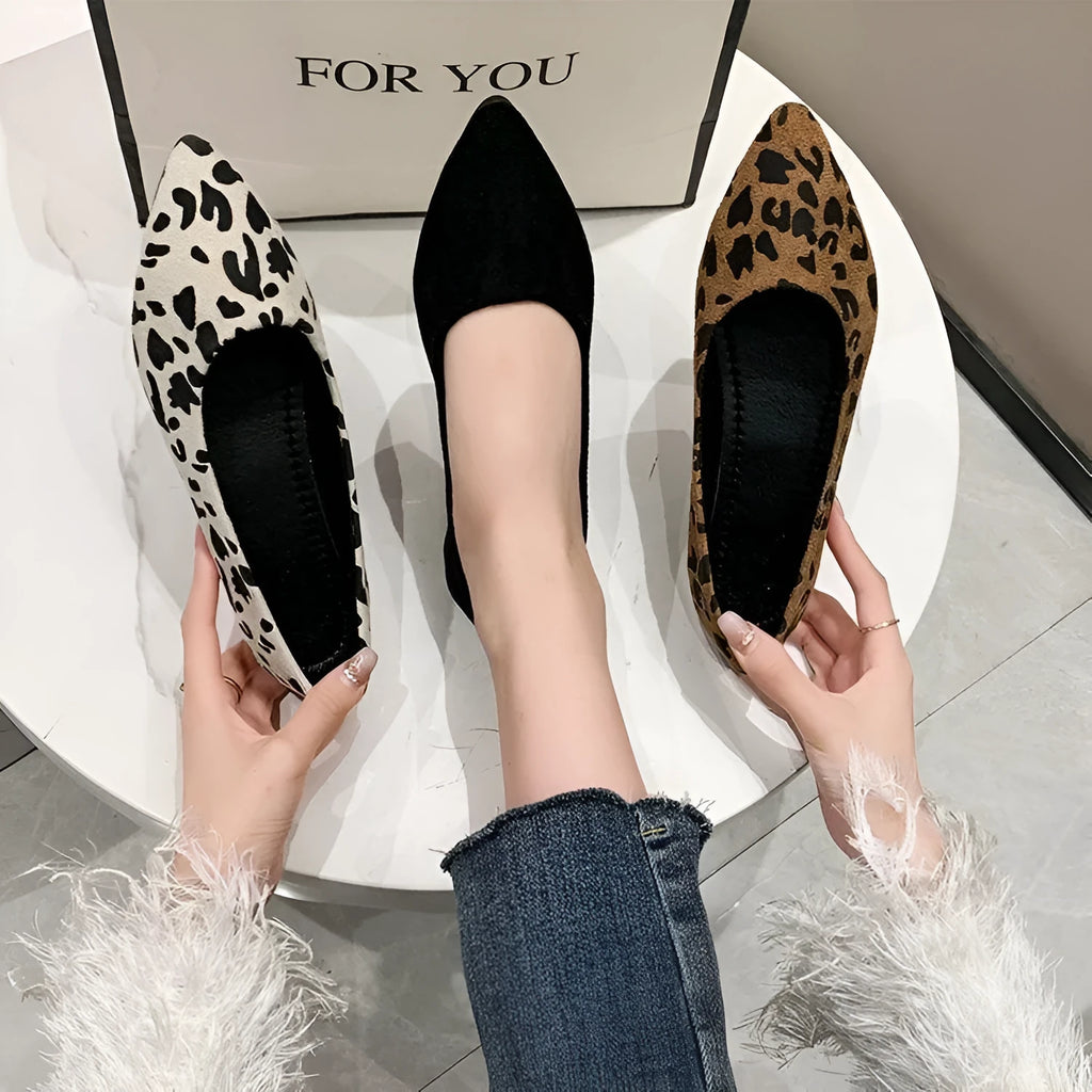 Women's leopard print flat pumps with pointed toe and low rubber sole