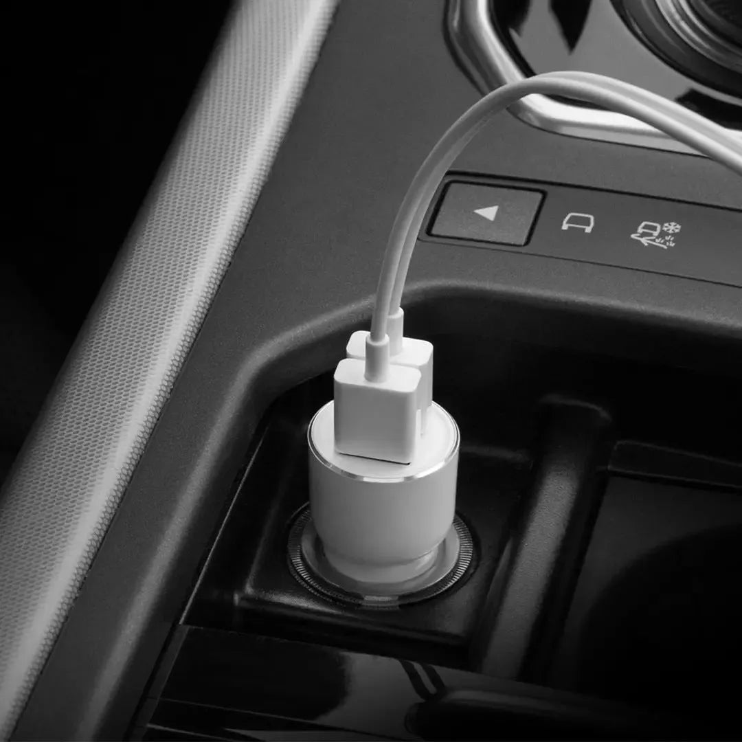 Black Ruimi 3S Music Bluetooth car charger with USB port for vehicle use