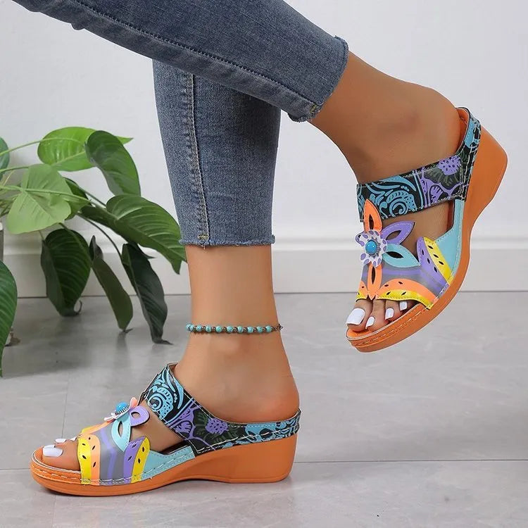 Women's ethnic slippers in cowhide leather with round toe and rubber sole in colour options