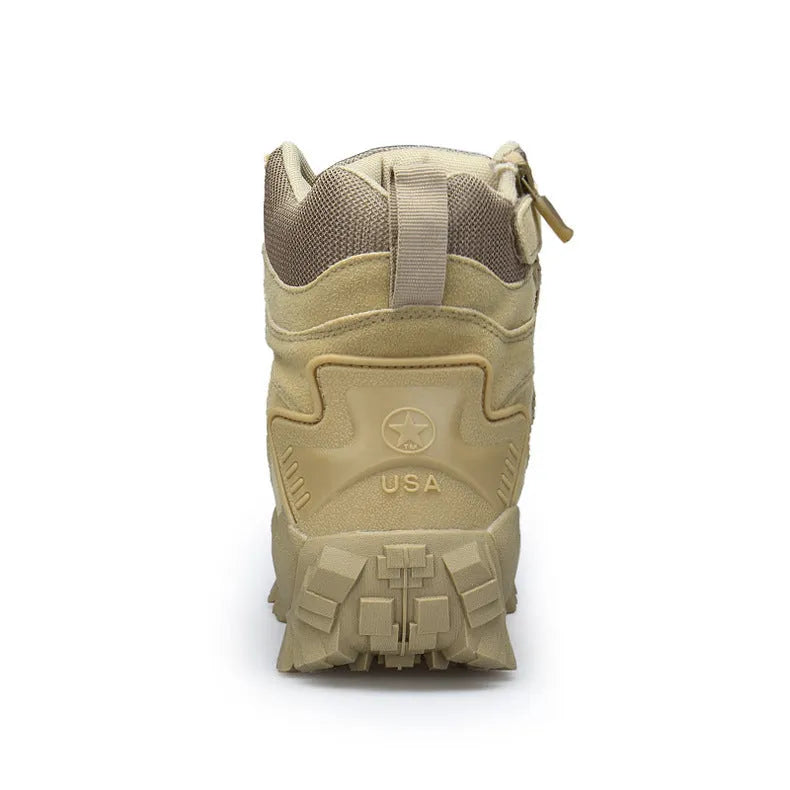 Men's black US Army Delta tactical boots with leather upper and rugged rubber sole.