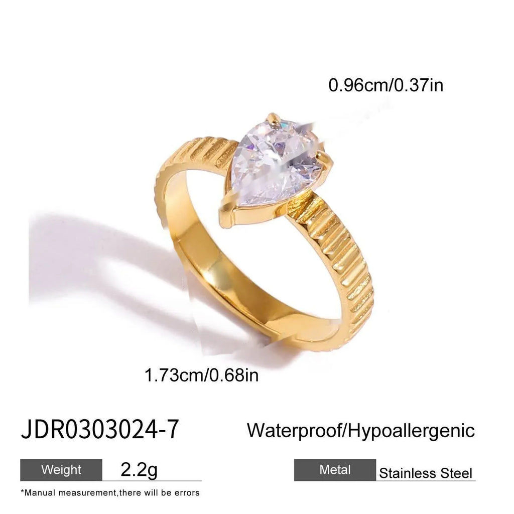 Geometric zircon ring in titanium steel with European/American style, shown in one of its available colours.