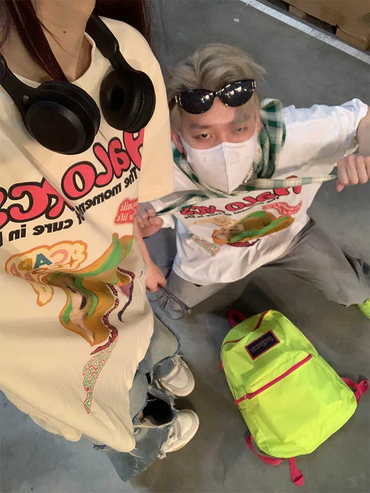 Cartoon hamburger dog printed cotton t-shirt in loose style with round neck collar