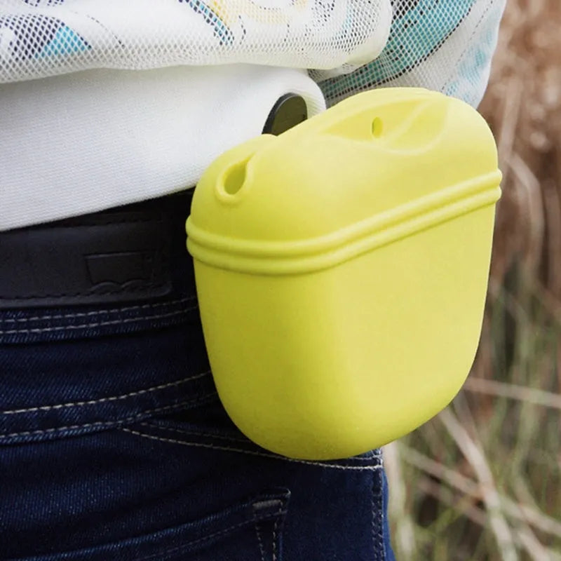 Silicone dog treat training bag with clip for belt attachment and magnetic closure