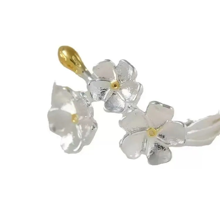 Three-dimensional jasmine flower adjustable ring in zinc alloy with floral design