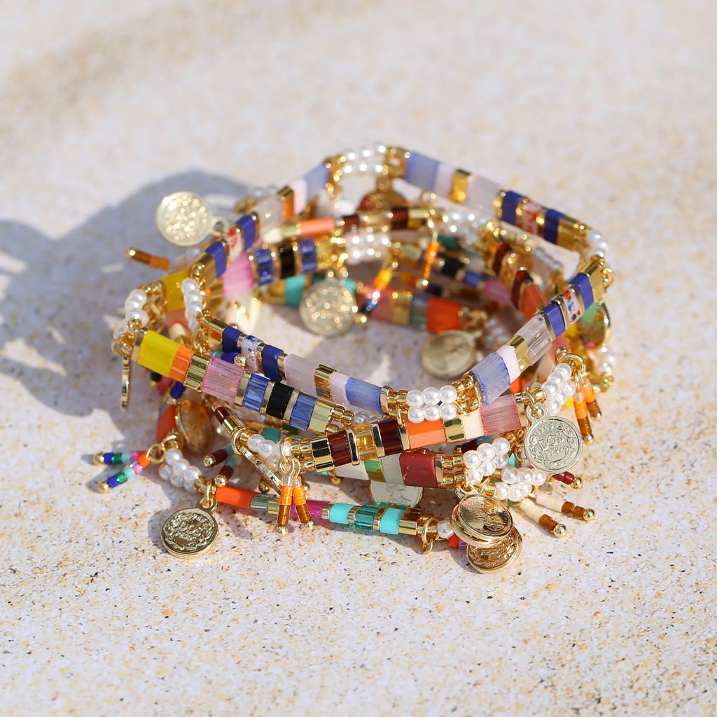 Women's imitation pearl and glass beaded bracelet with European-American styling and manual craftsmanship