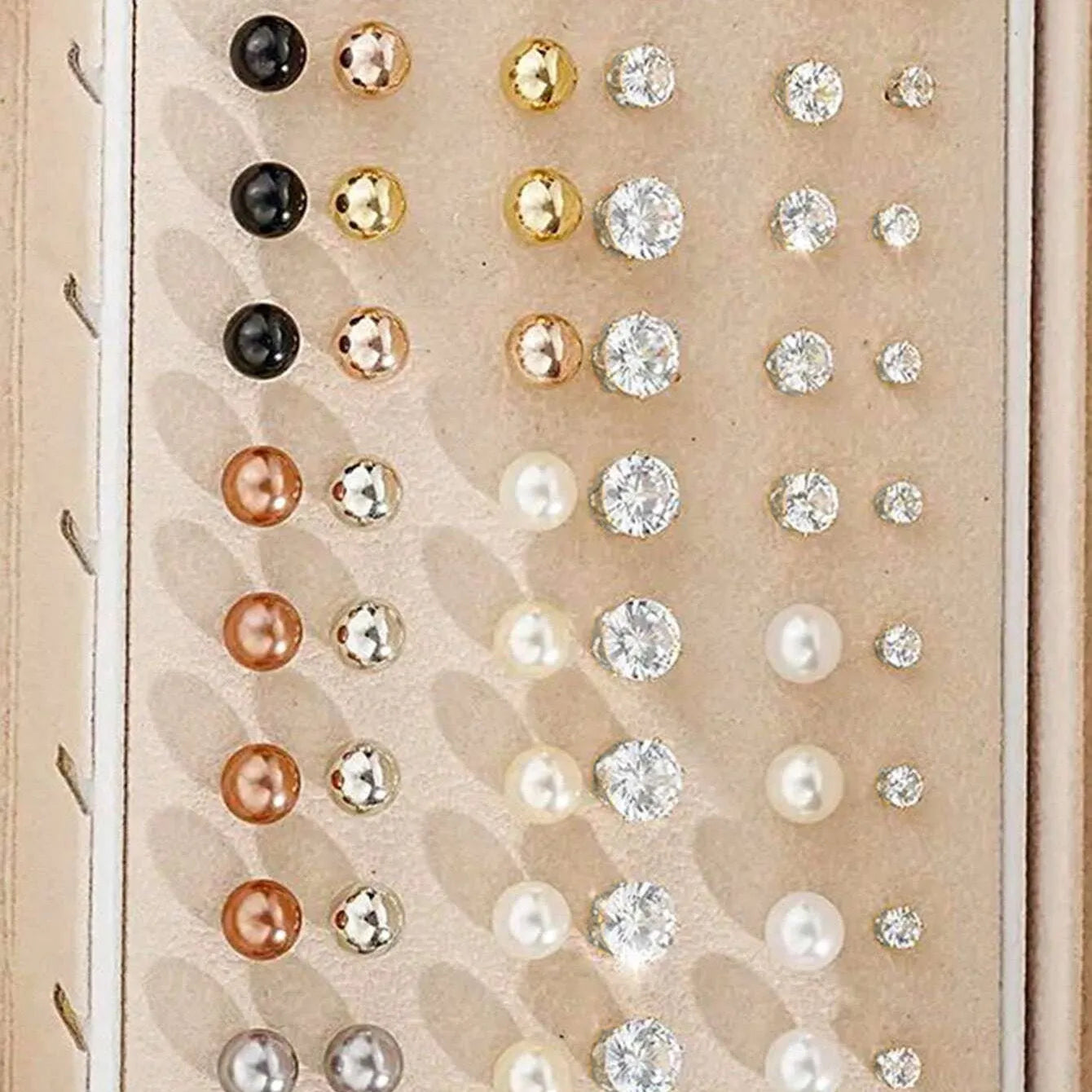 108 geometric pearl earrings in gold and yellow electroplated alloy without packaging box