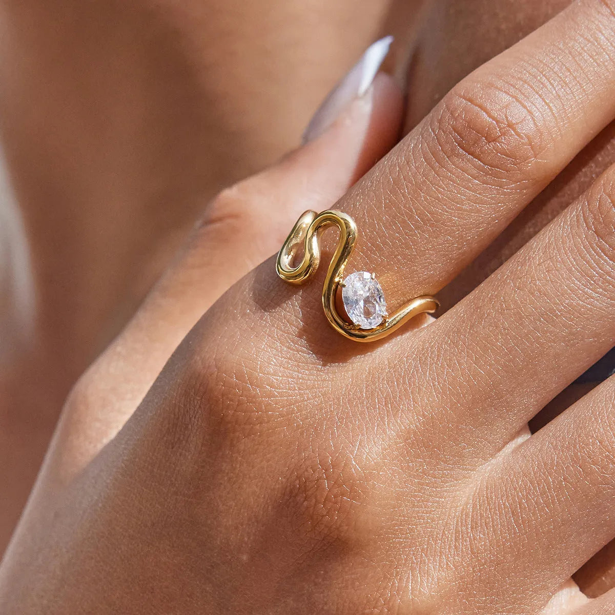 Geometric zircon ring in titanium steel with European/American style, shown in one of its available colours.