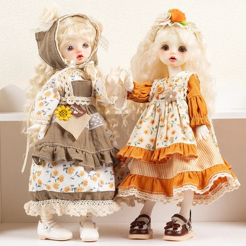 French Entry Lux Wind doll clothes set showing one of ten colour themes for teenager dolls.
