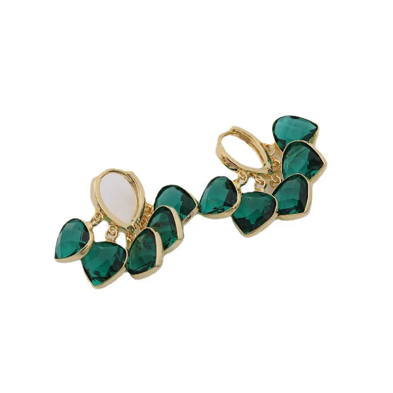 Green heart-shaped glass pendant ear clip earrings with alloy inlay in Korean style for women.