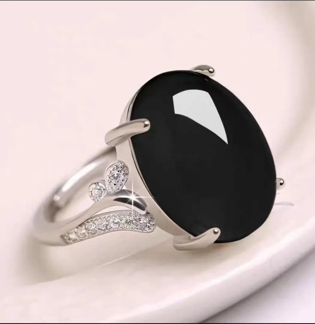 Adjustable natural sapphire ring in ethnic geometric style with five colour options