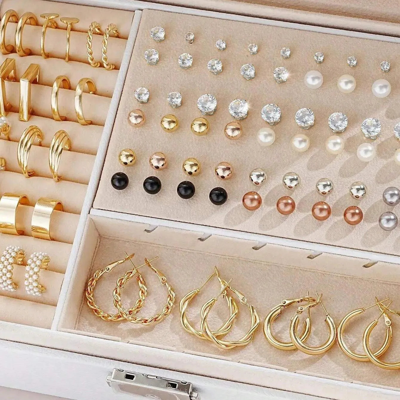 108 geometric pearl earrings in gold and yellow electroplated alloy without packaging box