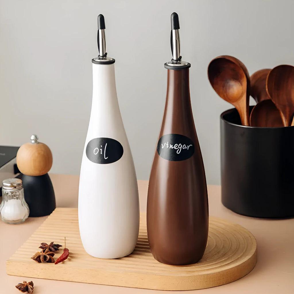 Ceramic oil pot with funnel and brush in 650ml capacity
