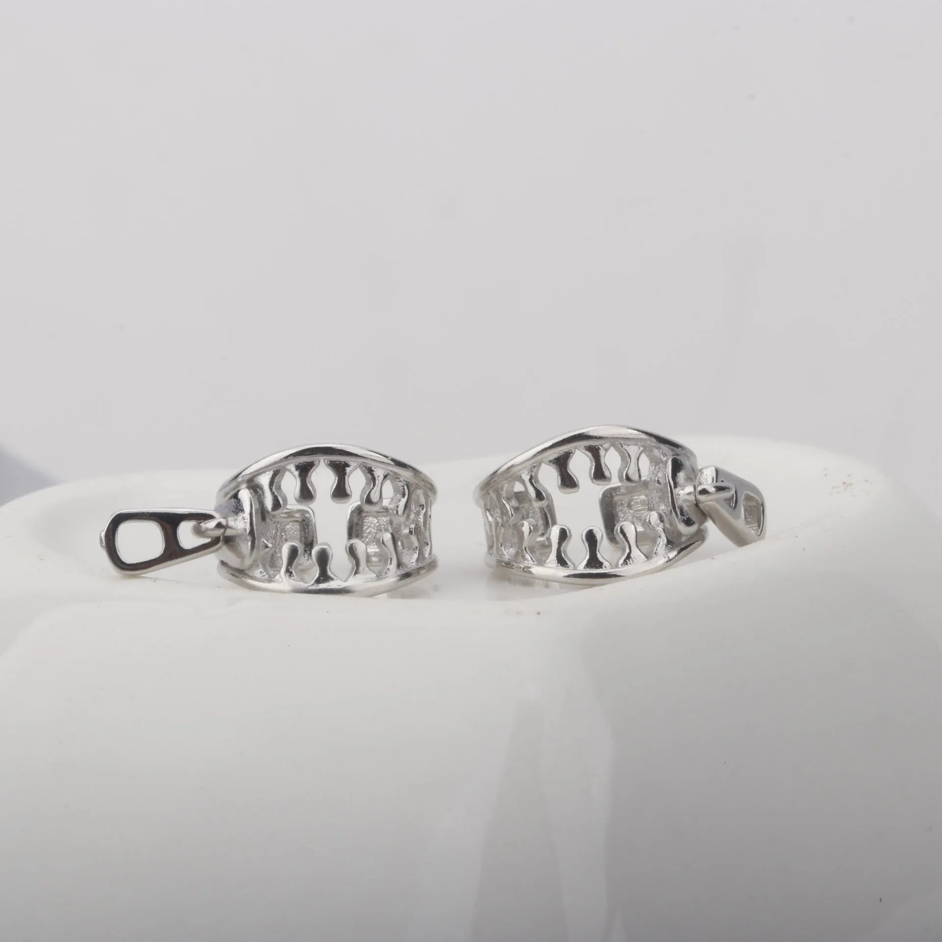 Copper geometric ear bone clip earrings with zipper design detail in ES862 colour