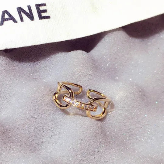 Gold geometric ring for women with inlaid zircon stone