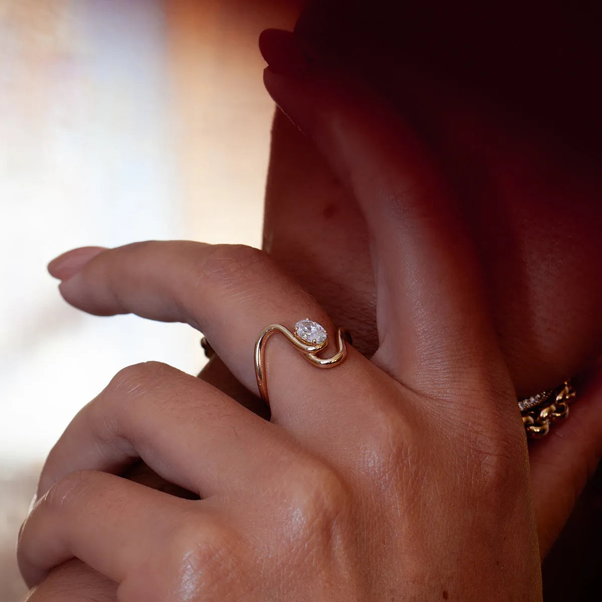 Geometric zircon ring in titanium steel with European/American style, shown in one of its available colours.