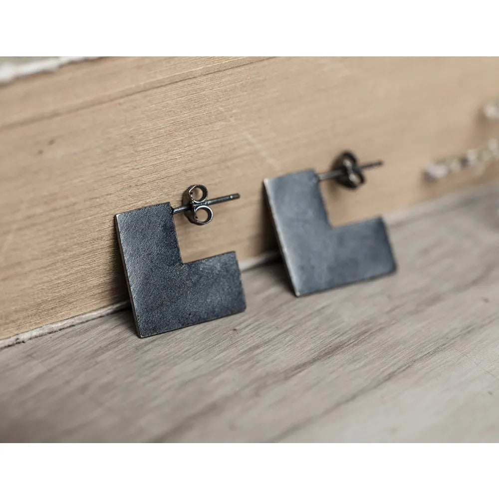 Oxidised black geometric square sterling silver earring ring with minimalist design