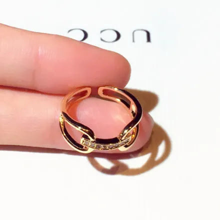 Gold geometric ring for women with inlaid zircon stone