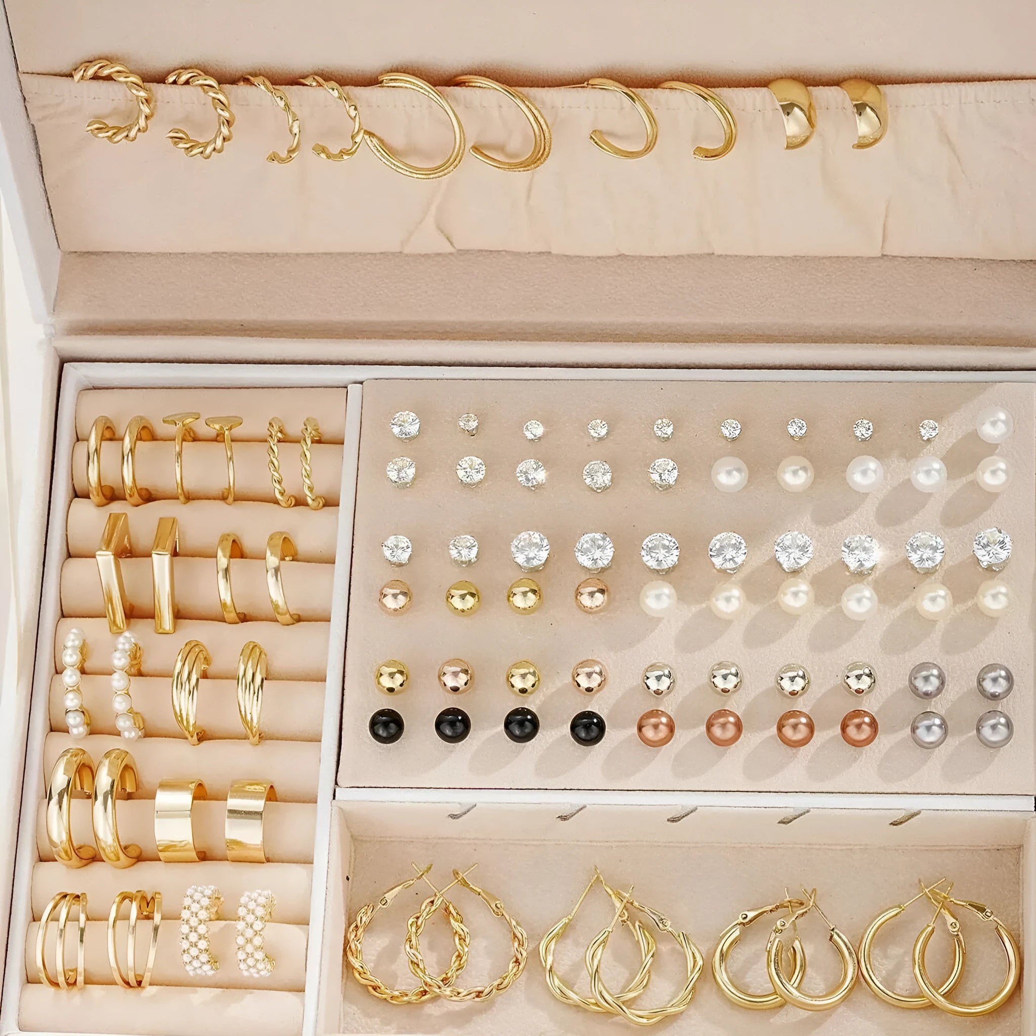 108 geometric pearl earrings in gold and yellow electroplated alloy without packaging box