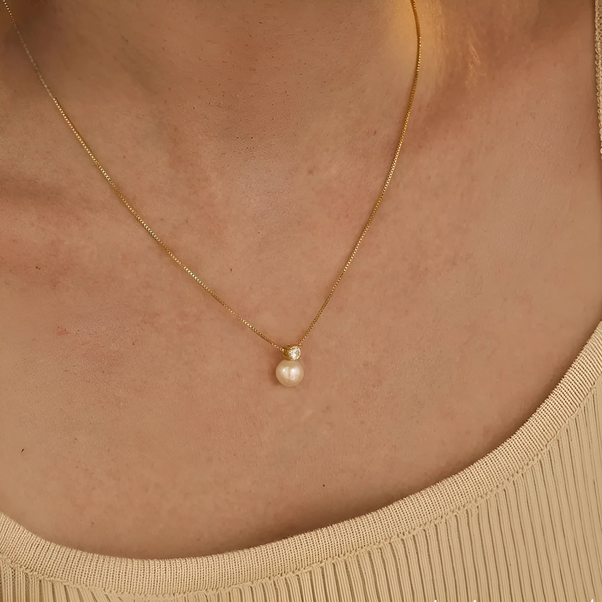 Women's stainless steel necklace with imitation pearl and zircon pendant in gold or steel colour