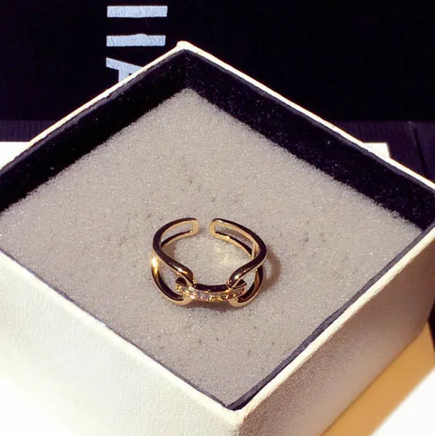 Gold geometric ring for women with inlaid zircon stone