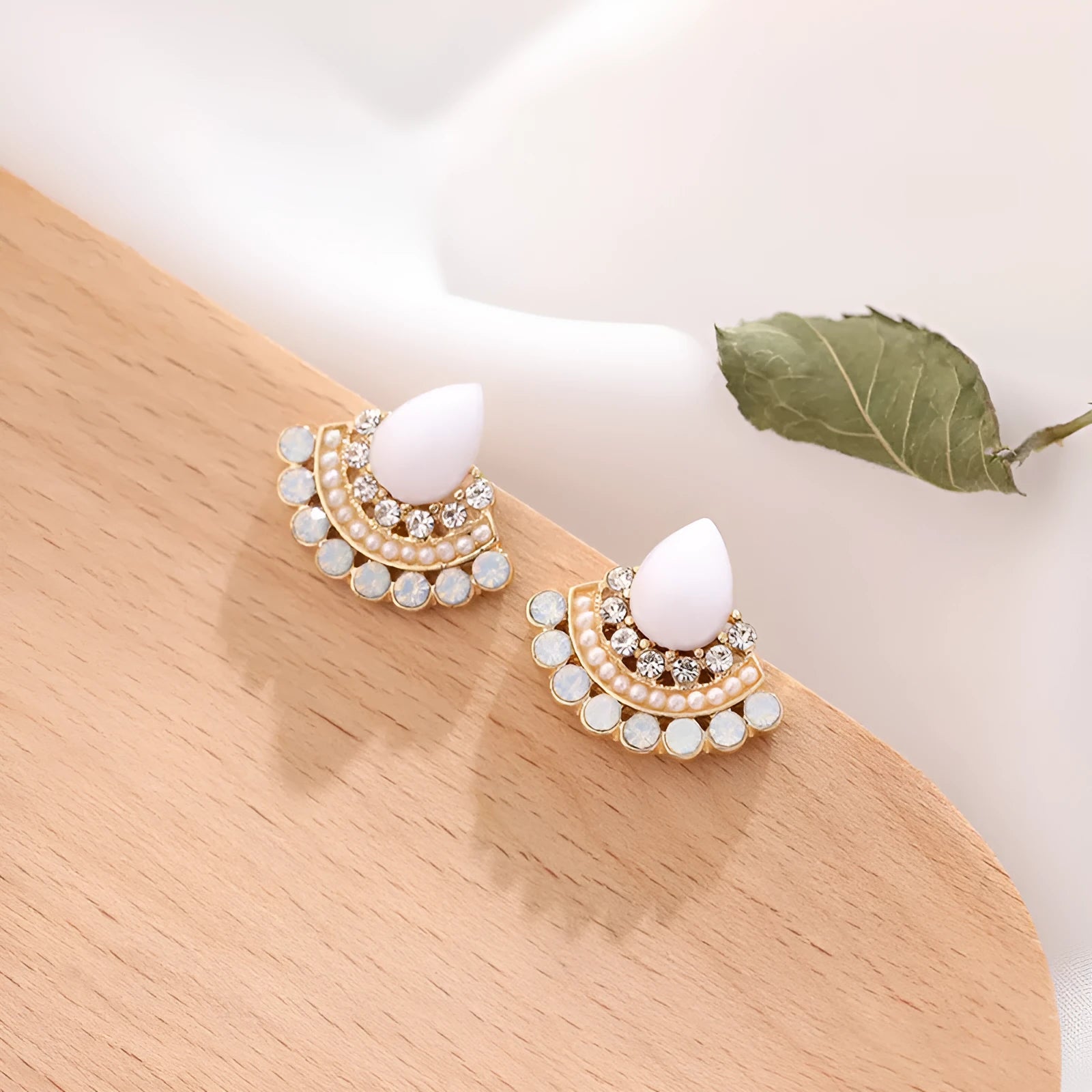 Women's sterling silver retro fan-shaped needle opal rhinestone earrings
