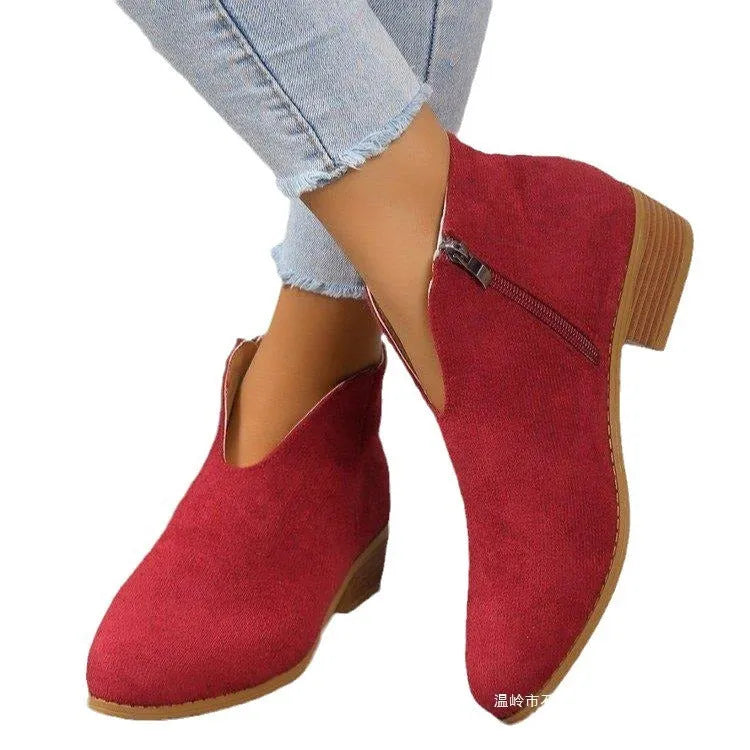 V Cut Chelsea women's chunky heel pointed ankle boots in solid colour, side zipper, artificial PU upper, rubber sole