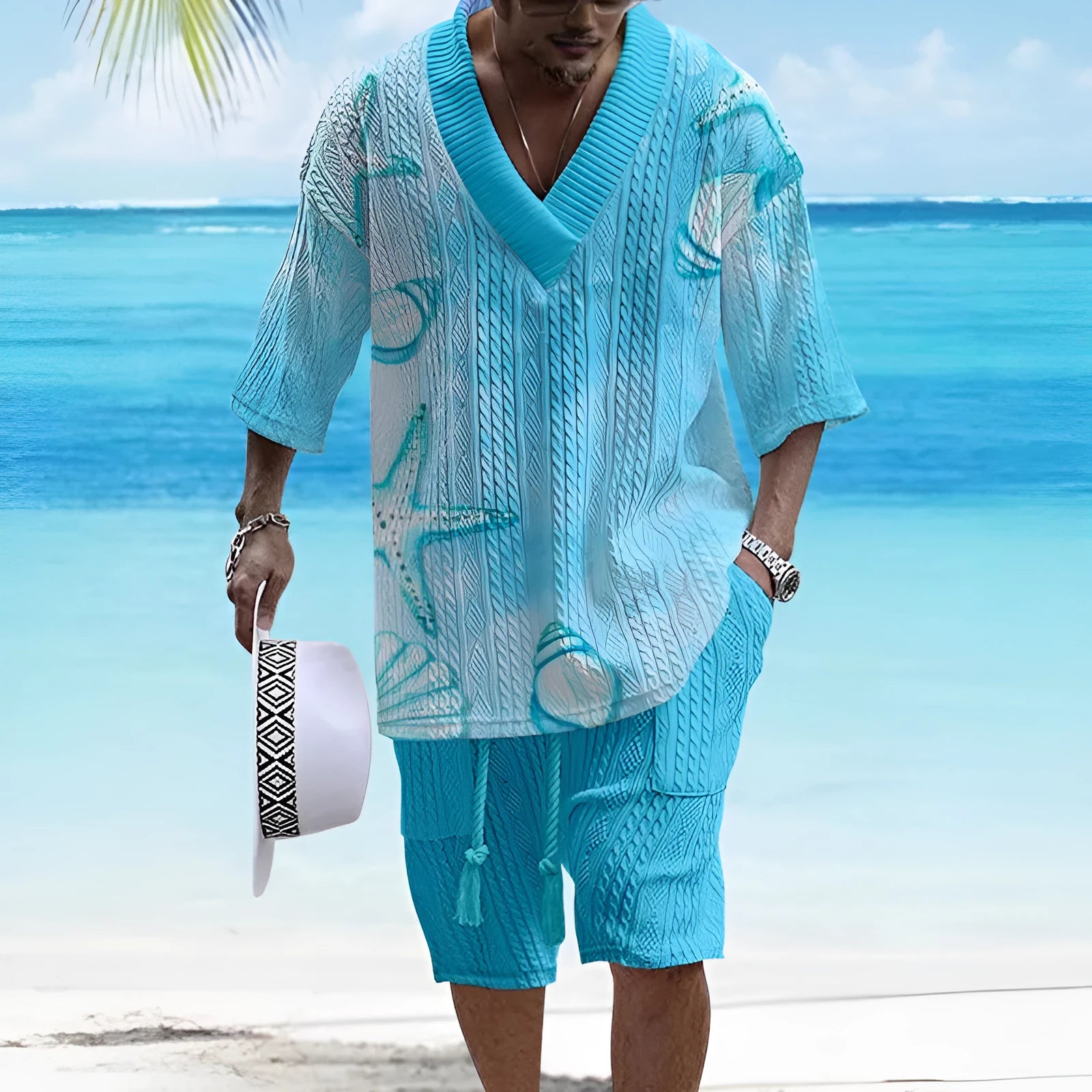 Loose fitting casual short sleeve suit with matching shorts in polyester fabric