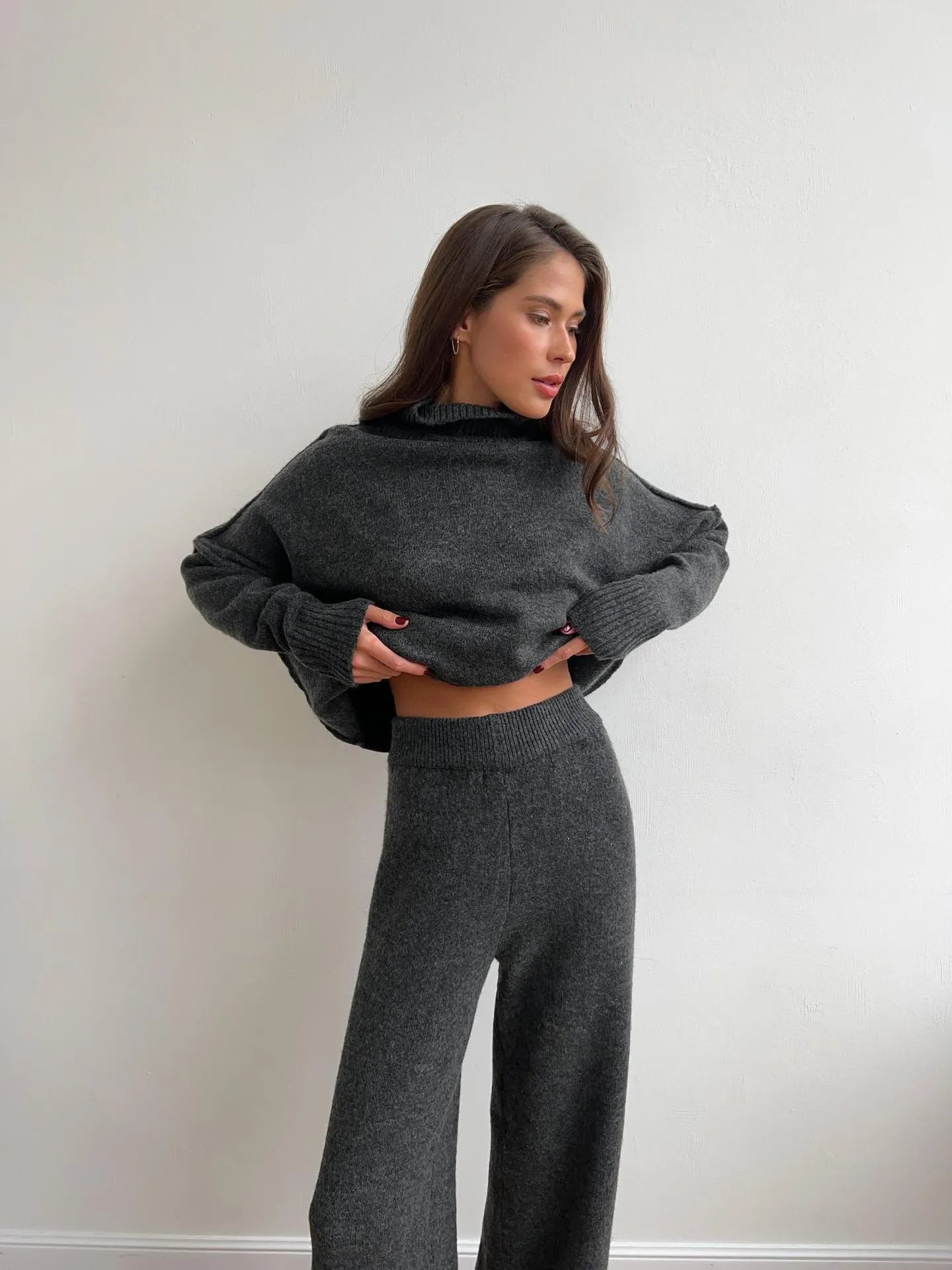Women's acrylic two-piece suit set with side-slit sweater and matching trousers
