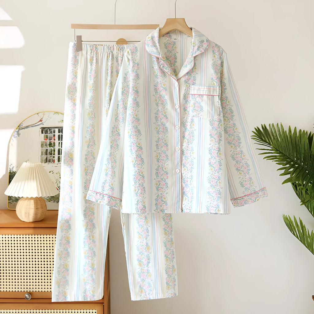 Women's cotton gauze pyjama set with long sleeves and trousers in striped or fruit print patterns