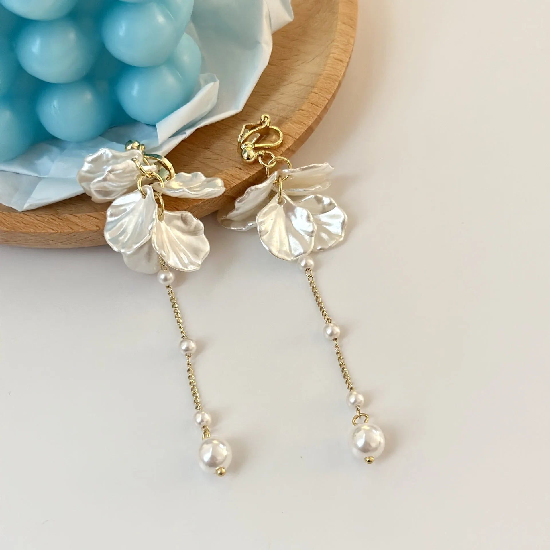 Acrylic shell pearl tassel earrings with 8.8cm length and multiple clip styles