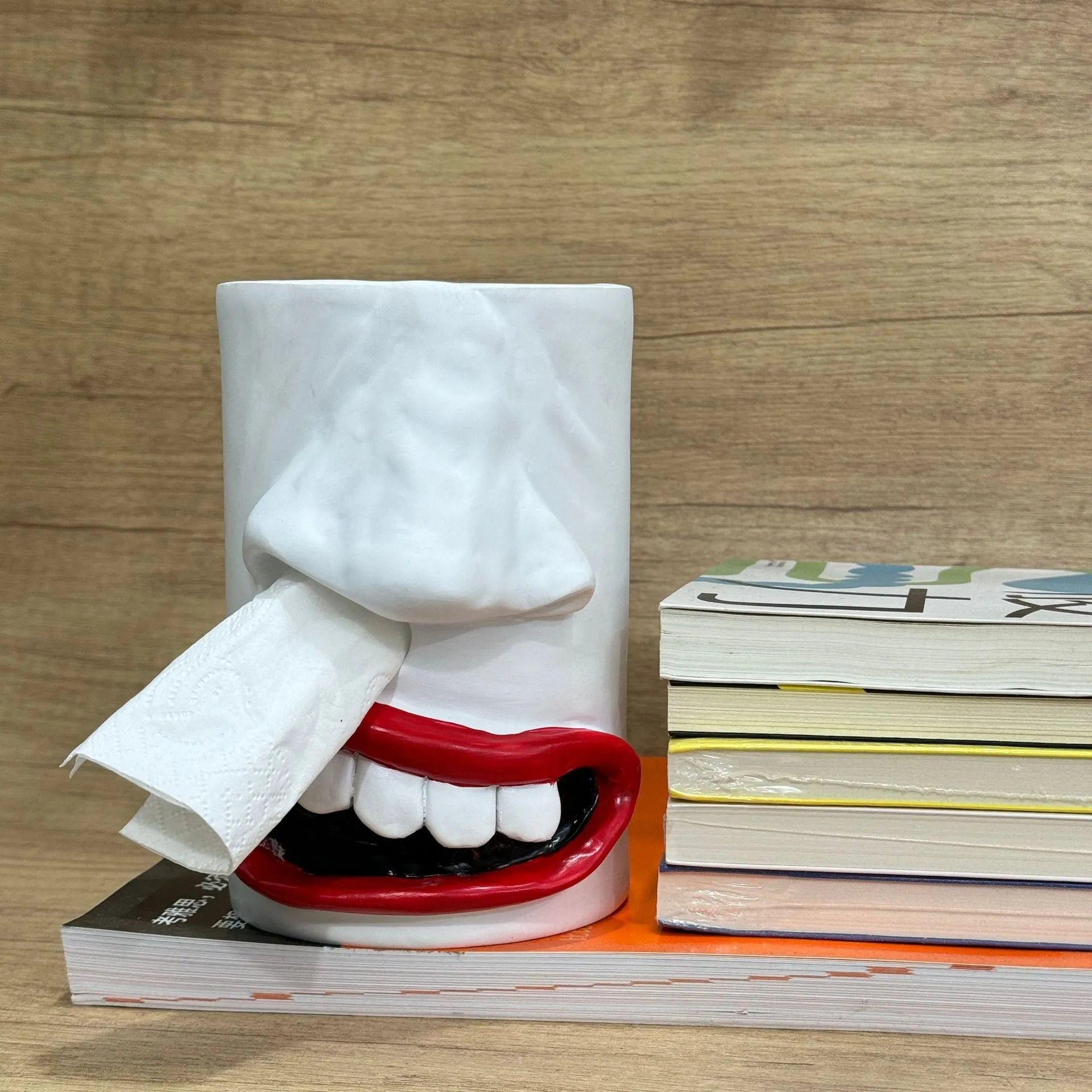 American style funny tissue paper holder resin desktop ornament measuring 8.5cm by 14.6cm