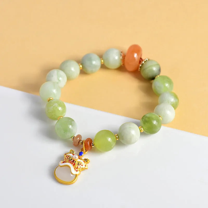 Handmade jade pendant bracelet with 10mm green milk-in-water Xingshi geometric design in retro style for women