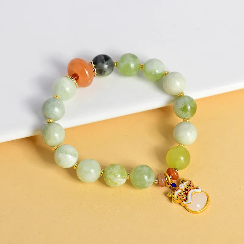 Handmade jade pendant bracelet with 10mm green milk-in-water Xingshi geometric design in retro style for women