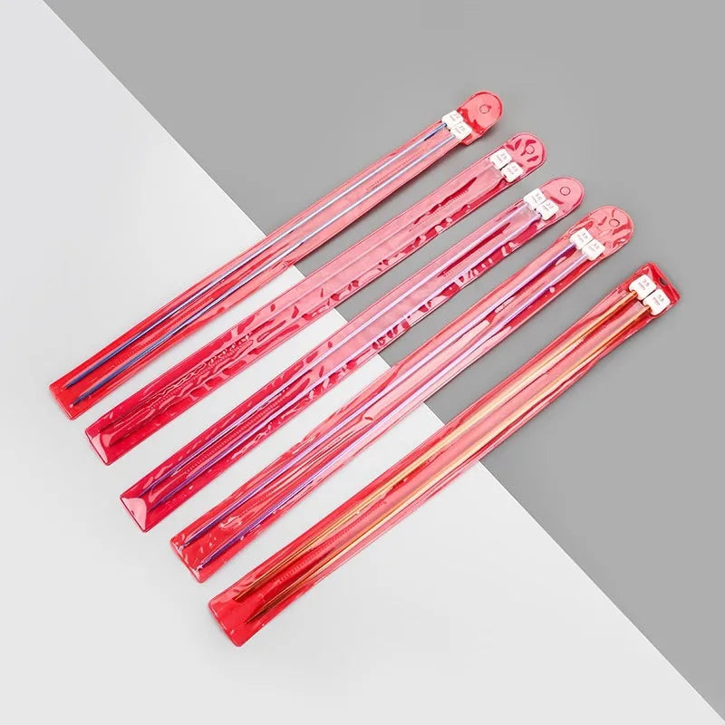 Set of aluminium crochet hooks with rubber grips in fourteen sizes from 2.0mm to 10.0mm