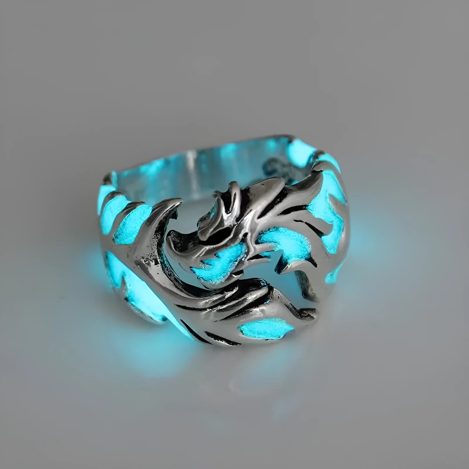 Adjustable metal ring with Chinese dragon pattern in electroplated silver blue and green colours