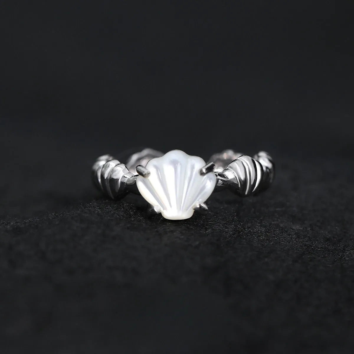 Adjustable silver ring with shell and tiger eye stone in white gold plating